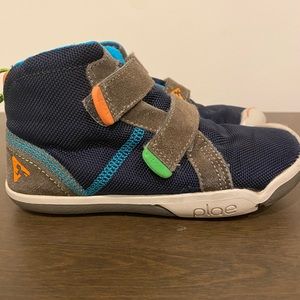 Plae boys shoes, size 11